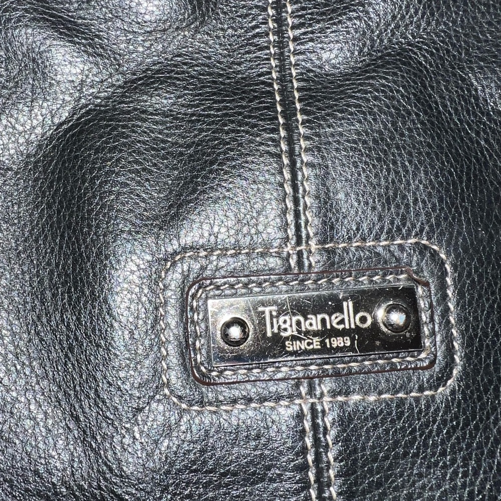 EUC Tignanello Large Black Pebbled Leather Crossbody - Picture 3 of 6